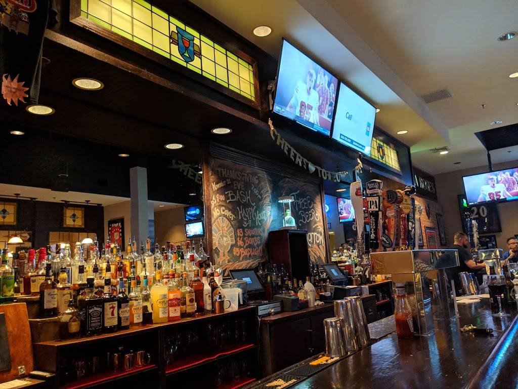 Della Roses Avenue Tavern | restaurant | 8153 Honeygo Blvd, Baltimore, MD 21236, USA | 4109338861 OR +1 410-933-8861