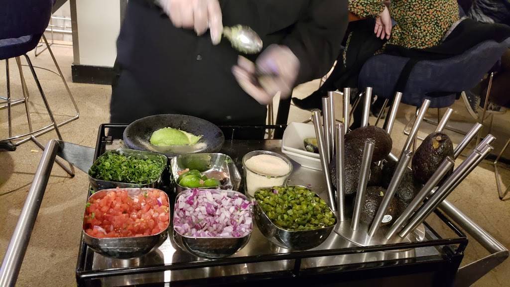 Cantina Laredo | restaurant | 300 West Market, Bloomington, MN 55425, USA | 9524068311 OR +1 952-406-8311