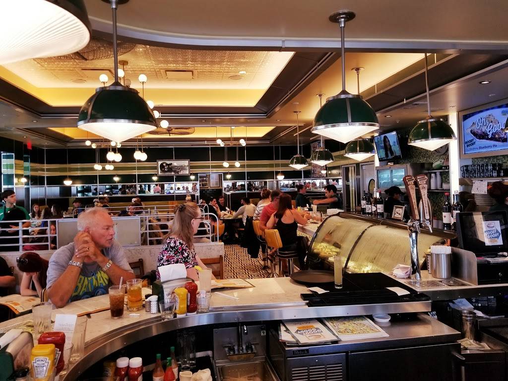 Hyde Park Village | shopping mall | 1602 W Snow Ave, Tampa, FL 33606, USA | 8132546210 OR +1 813-254-6210