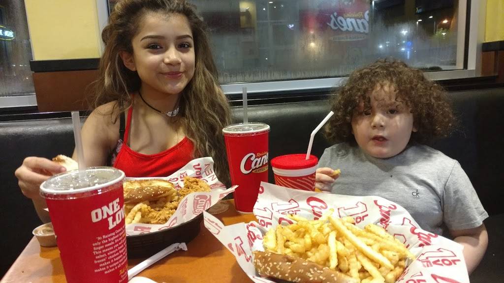 Raising Canes Chicken Fingers | meal takeaway | 6588 Siegen Ln, Baton Rouge, LA 70809, USA | 2252914857 OR +1 225-291-4857