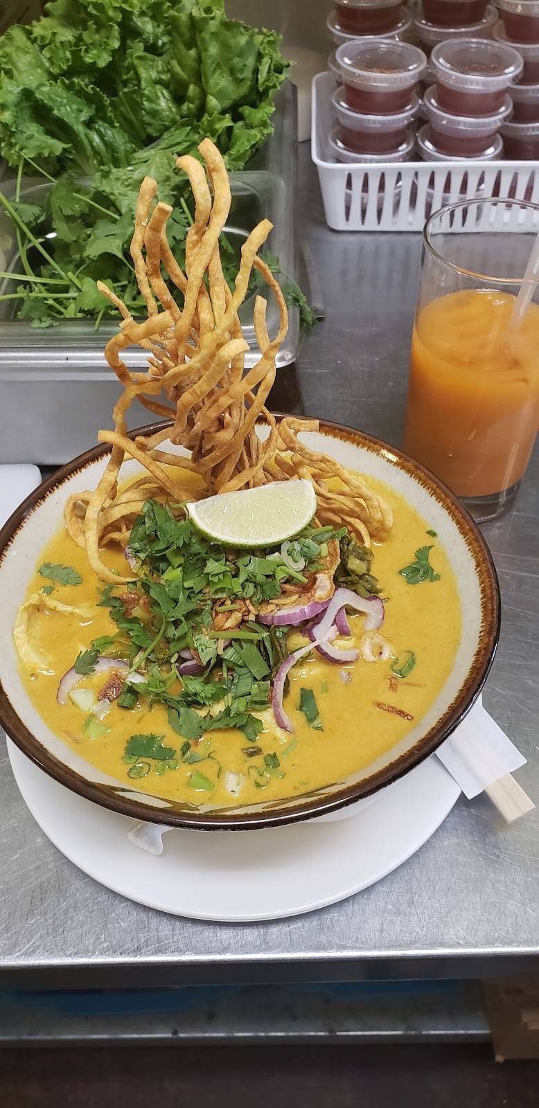 Green Curry Thai Restaurant | restaurant | 8148 SW Hall Blvd, Beaverton, OR 97008, USA | 5033729802 OR +1 503-372-9802