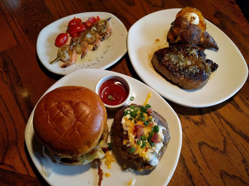 Outback Steakhouse | restaurant | 4910 Tamiami Trail N, Naples, FL 34103, USA | 2394347100 OR +1 239-434-7100