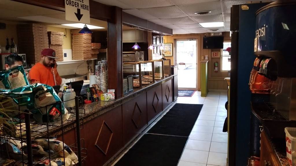 Carusos Pizza & Pasta Italian Eatery | restaurant | 120 E Market St, Georgetown, DE 19947, USA | 3028567666 OR +1 302-856-7666