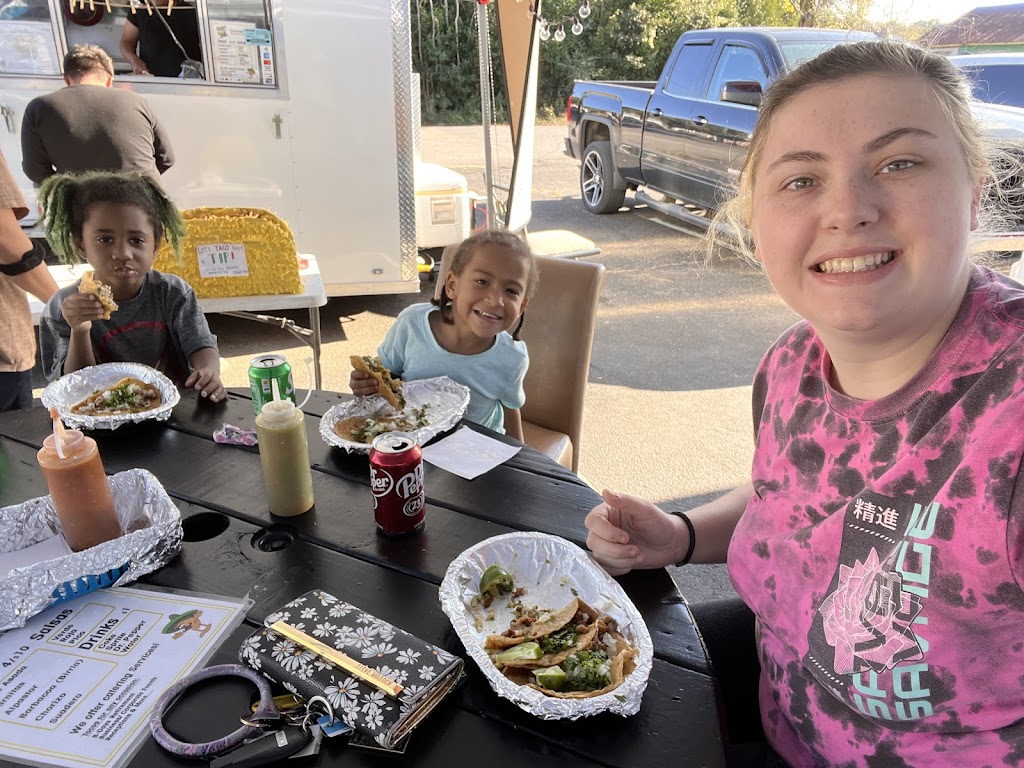 Pacos Bussin Tacos | restaurant | 887 N Ferdon Blvd, Crestview, FL 32539, USA | 8508303409 OR +1 850-830-3409