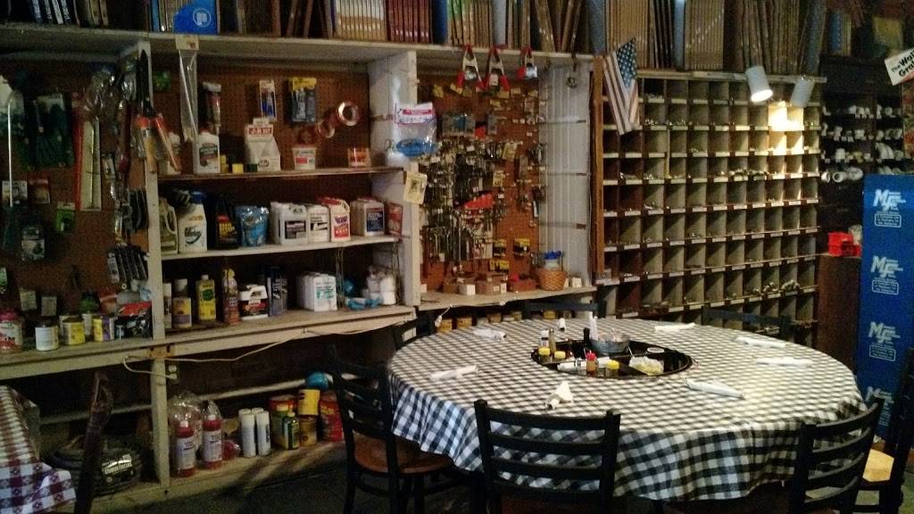 Kitchens Hardware & Deli | restaurant | 119 E Broad St, Mineola, TX 75773, USA | 9035692664 OR +1 903-569-2664