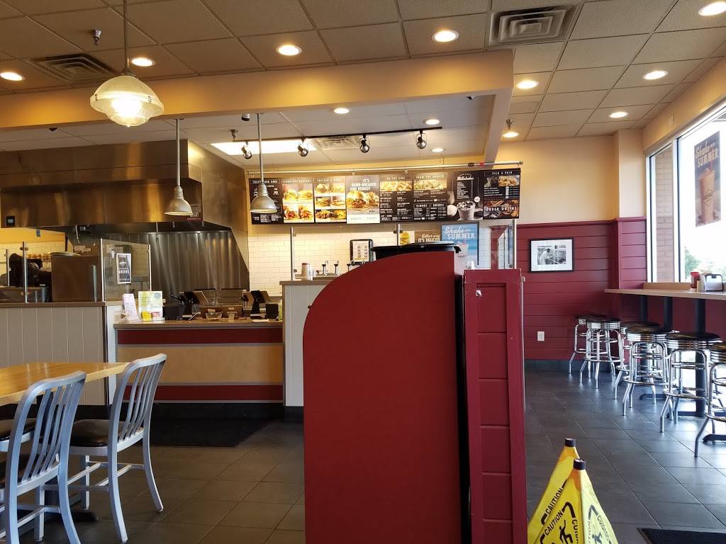 Wayback Burgers | restaurant | 7050 Charlotte Pike Suite 27, Nashville, TN 37209, USA | 6154545472 OR +1 615-454-5472