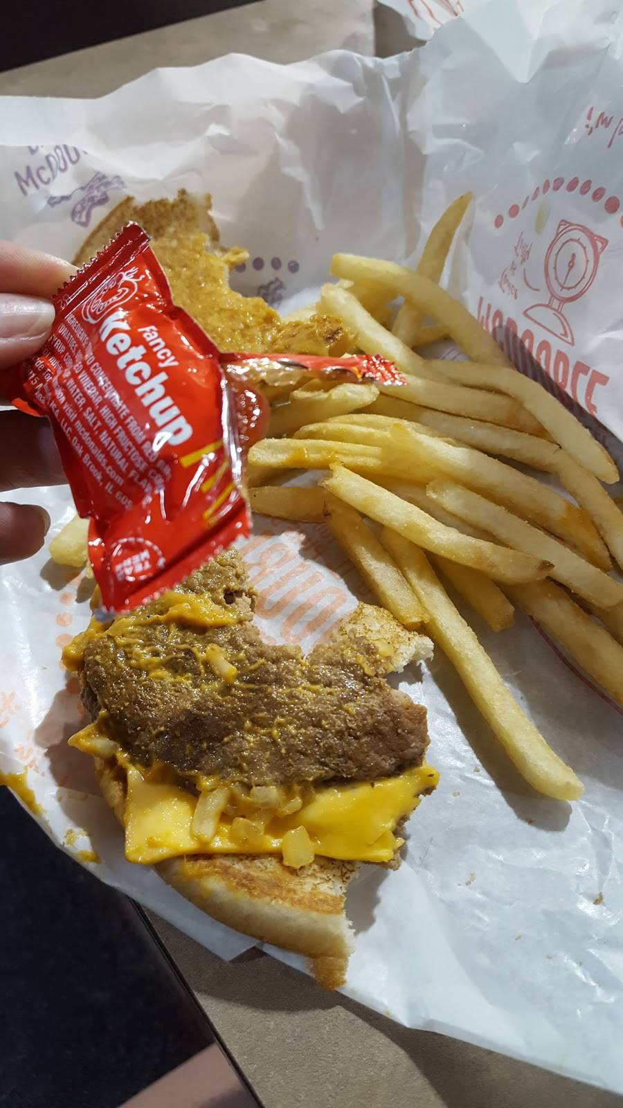 McDonalds | cafe | 7329 Fair Oaks Blvd, Carmichael, CA 95608, USA | 9164888233 OR +1 916-488-8233