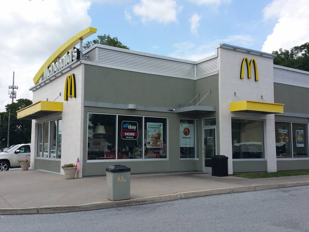 McDonalds | cafe | 2601 West Chester Pike, Broomall, PA 19008, USA | 6103250615 OR +1 610-325-0615