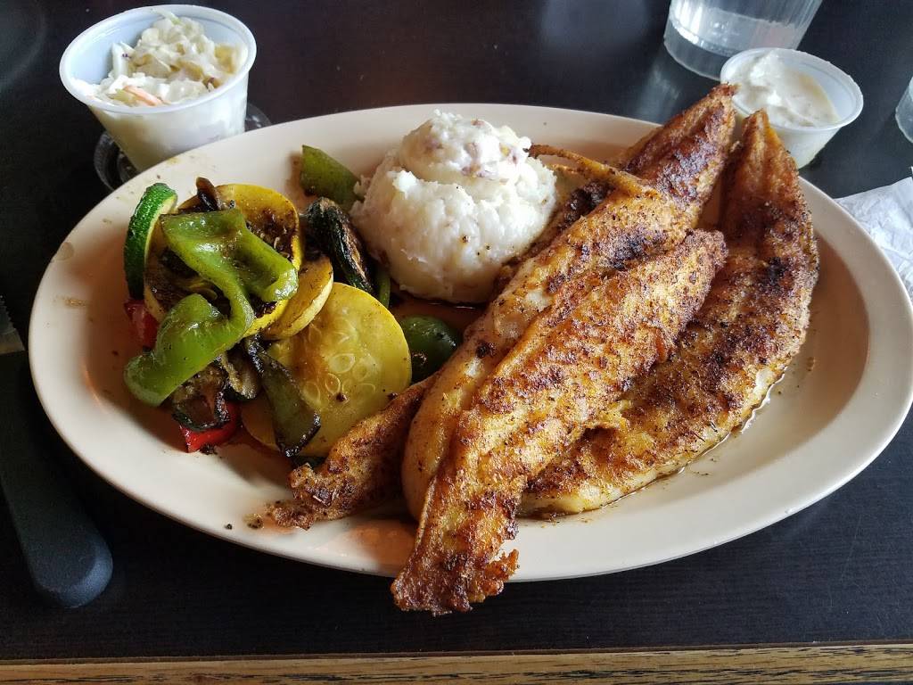 Hamiltons Restaurant And Bar | restaurant | 8460 Central Mall Dr, Port Arthur, TX 77642, USA | 4097240402 OR +1 409-724-0402