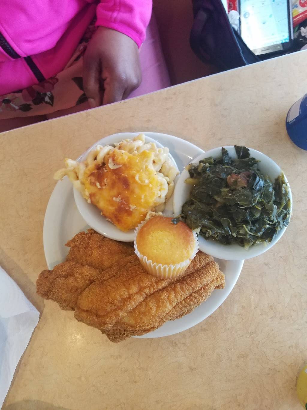 Mandys Soul Food Kitchen | restaurant | 431 N Bolingbrook Dr, Bolingbrook, IL 60440, USA | 6304857291 OR +1 630-485-7291