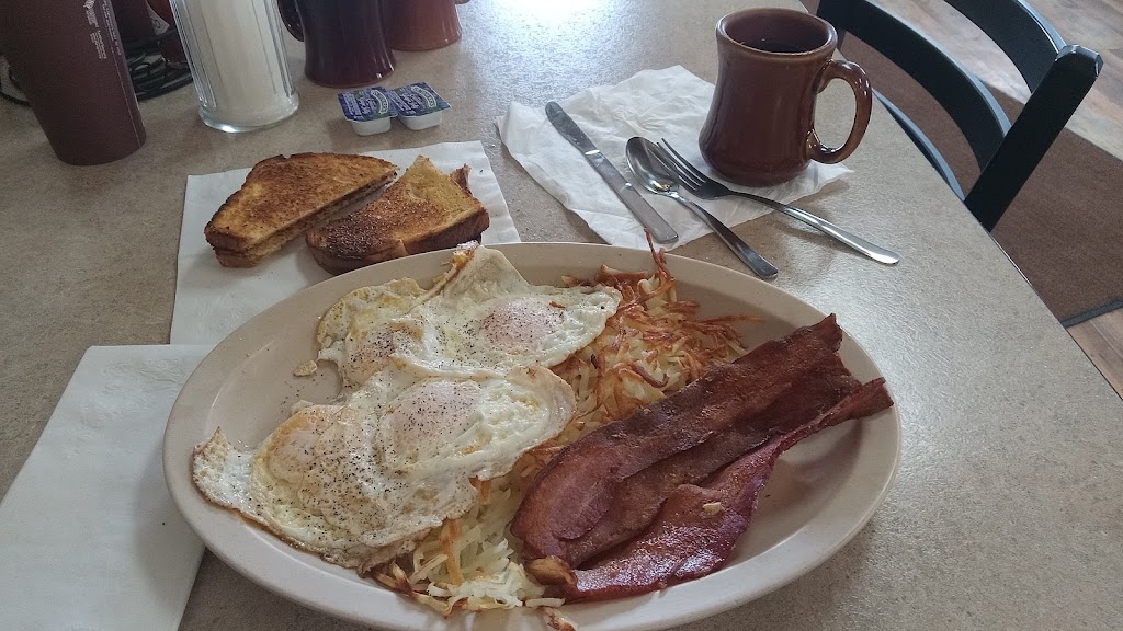 LARIAT COUNTRY KITCHEN | restaurant | 721 N Center Ave, Hardin, MT 59034, USA | 4066651139 OR +1 406-665-1139