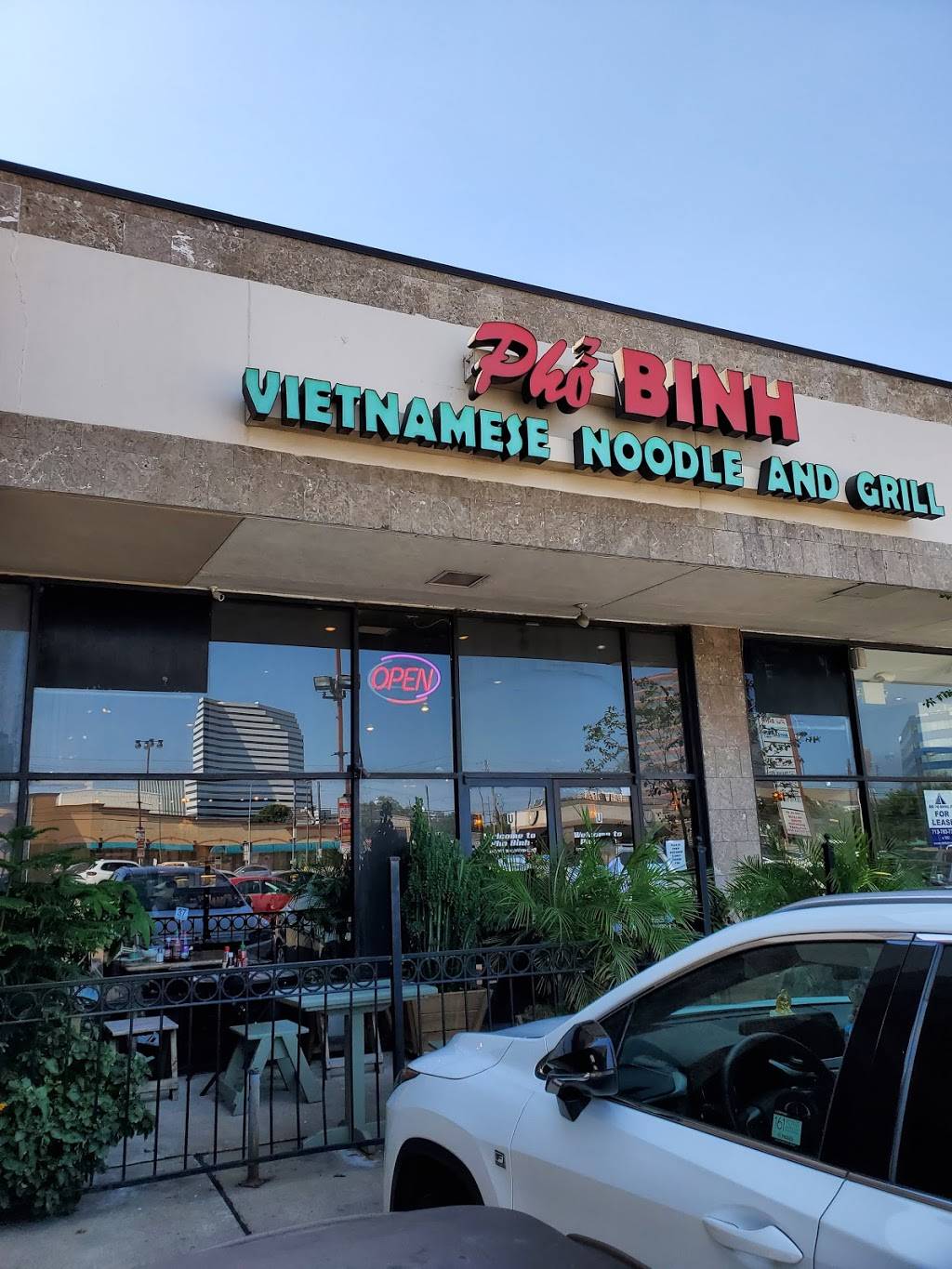 Pho Binh | restaurant | 5901 Westheimer Rd U, Houston, TX 77057, USA | 7137818881 OR +1 713-781-8881