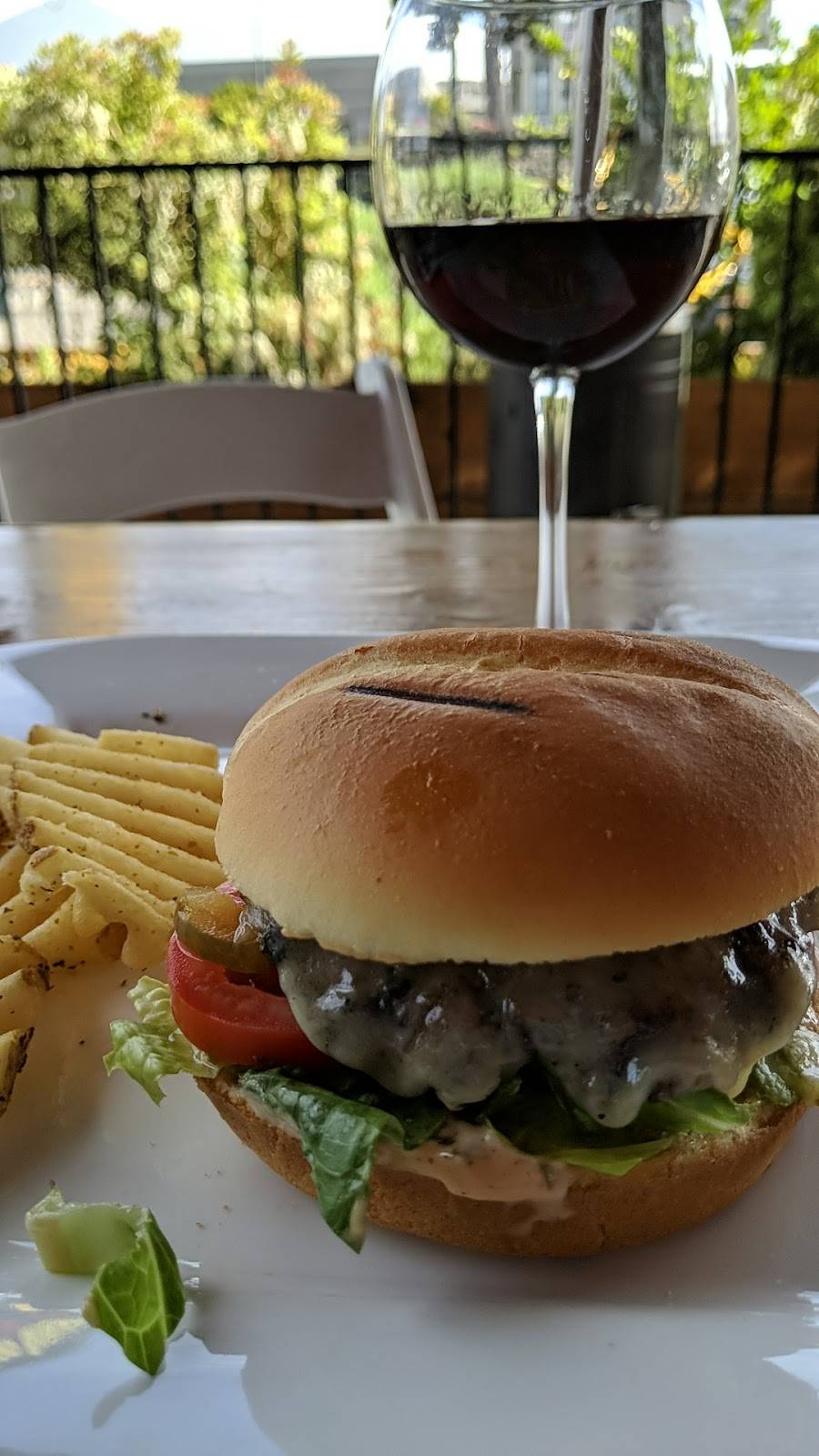 Sluggo Brewing Tap and Kitchen | restaurant | 409 E 26th St, Tacoma, WA 98421, USA | 2532721047 OR +1 253-272-1047