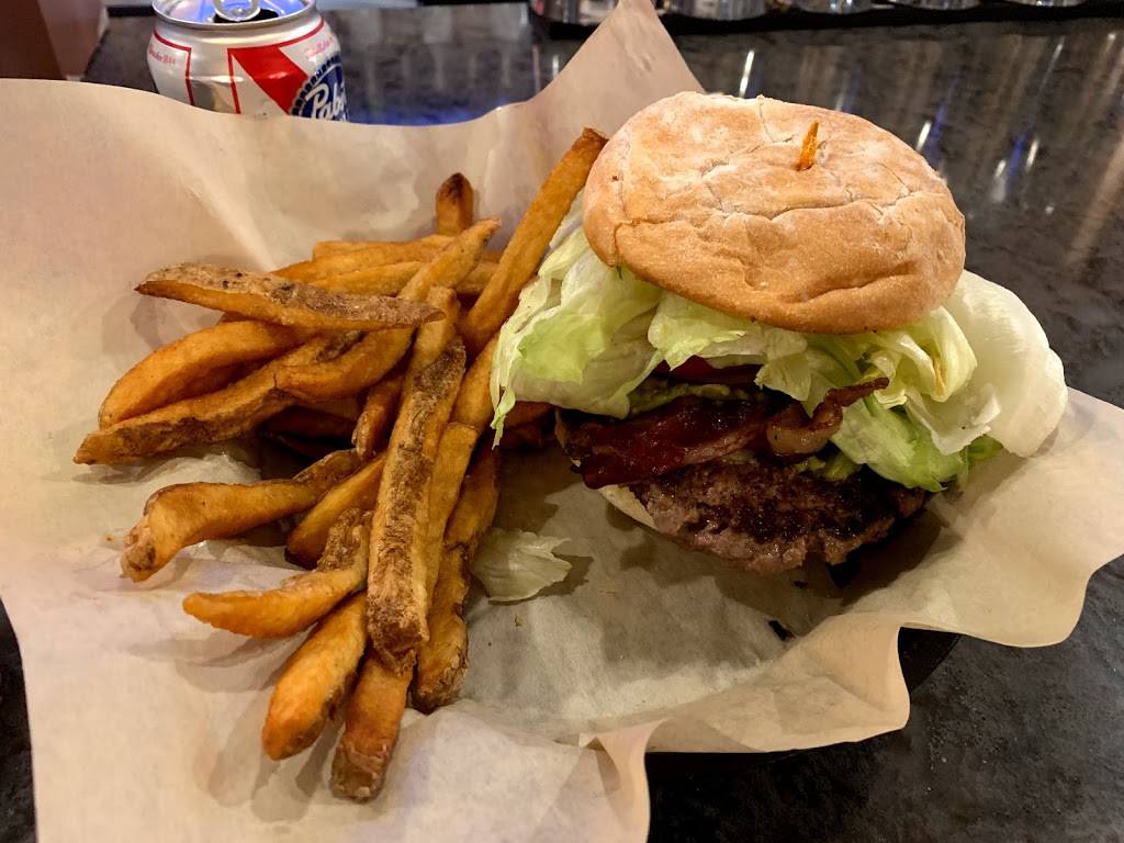 Empire Burger | restaurant | La Cima Mall, 500 S Main St, Breckenridge, CO 80424, USA | 9704532329 OR +1 970-453-2329
