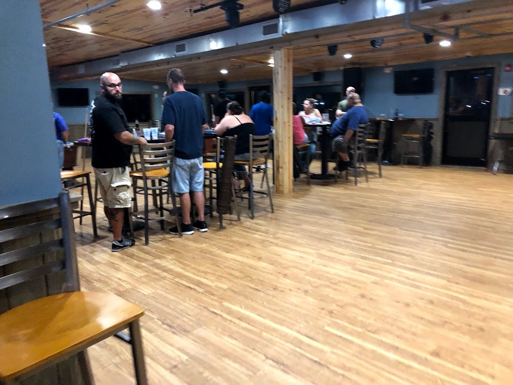 View Street Tavern | restaurant | 92 View St, Chicopee, MA 01020, USA | 4134378458 OR +1 413-437-8458