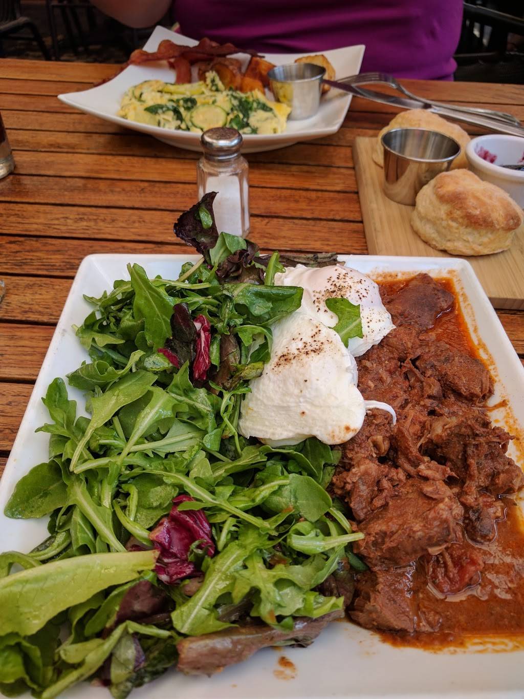 The Grand Tavern | restaurant | 3601 Grand Ave, Oakland, CA 94610, USA | 5104444644 OR +1 510-444-4644