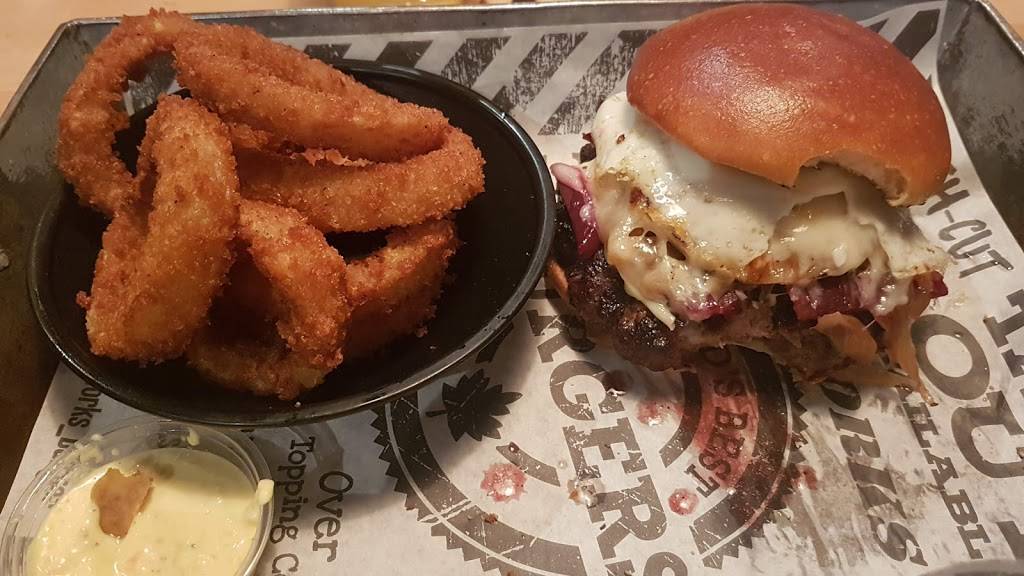 The Works | restaurant | 190 Main St E, Milton, ON L9T 1N8, Canada | 9058750700 OR +1 905-875-0700