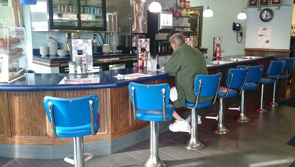 56 Diner | restaurant | 30 Leetes Island Rd, Branford, CT 06405, USA | 2032084646 OR +1 203-208-4646