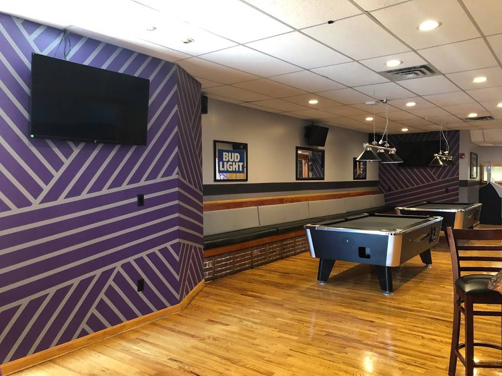 JRs Place | restaurant | 555 Campbell Ave, West Haven, CT 06516, USA | 2035072130 OR +1 203-507-2130