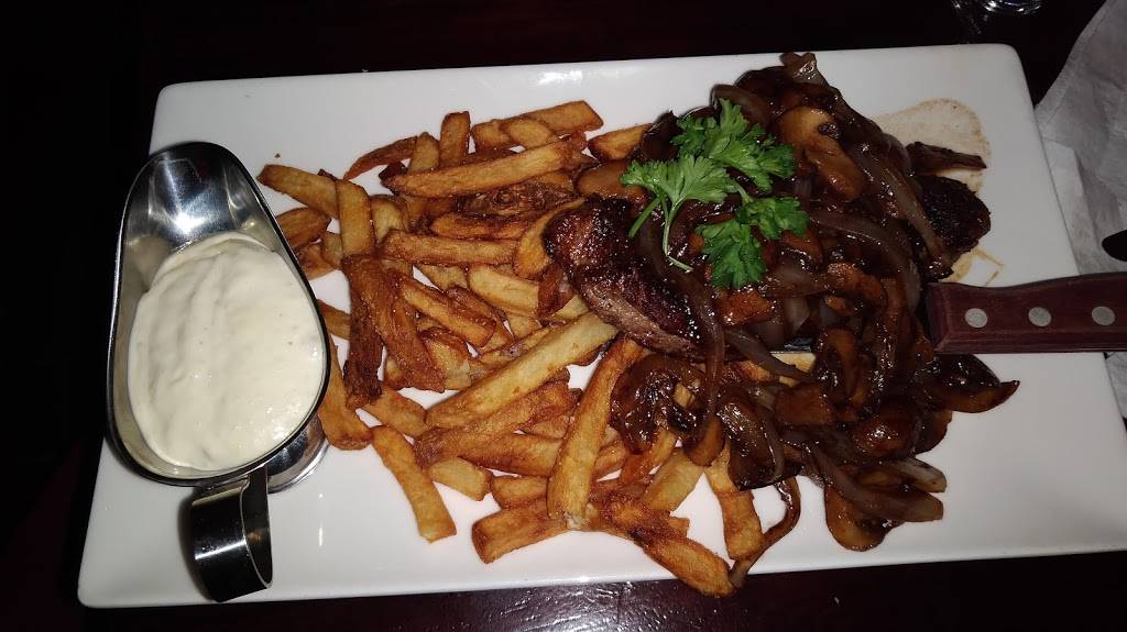 Heart & Crown - Barrhaven | restaurant | 3161 Strandherd Dr #300, Nepean, ON K2J 5N1, Canada | 6134403906 OR +1 613-440-3906