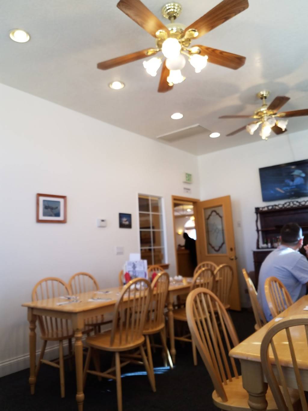 Mile High Cafe | restaurant | 8832 Orange St, Hesperia, CA 92345, USA | 7609478844 OR +1 760-947-8844