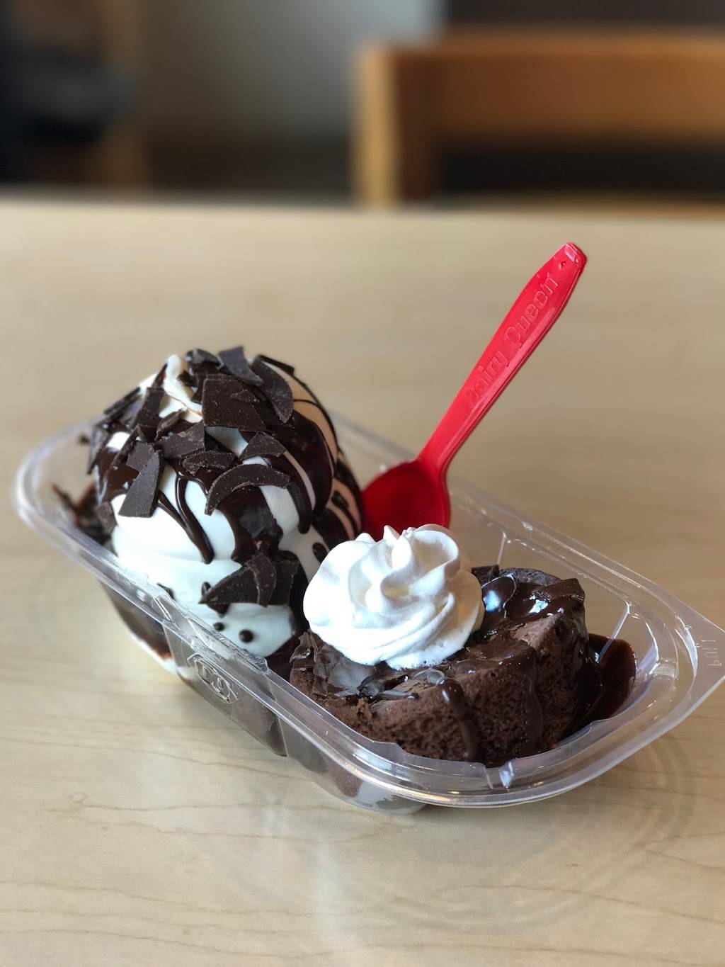 Dairy Queen Grill & Chill | restaurant | 1818 Huron Church Rd, Windsor, ON N9C 2L5, Canada | 5192527007 OR +1 519-252-7007