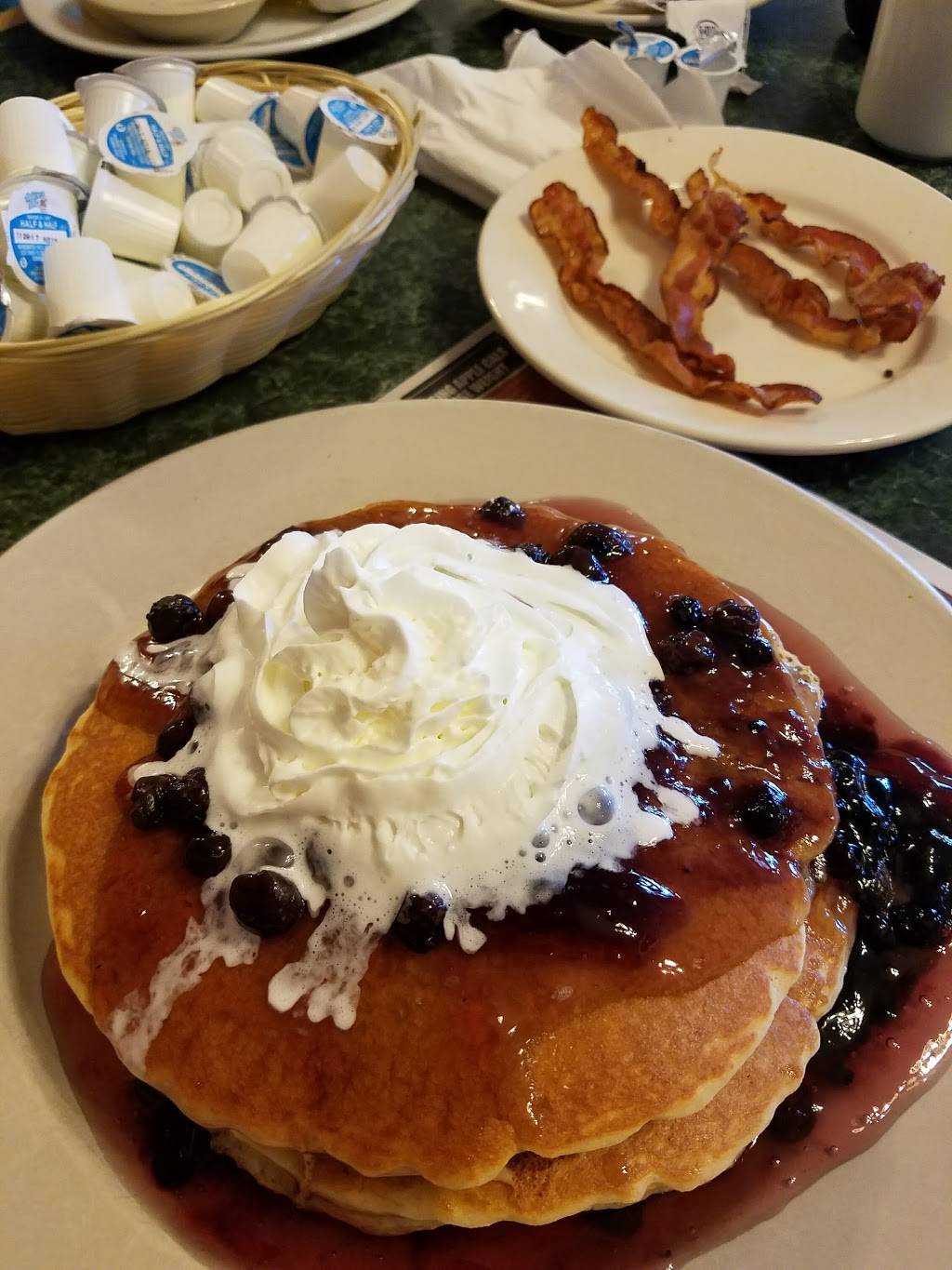 Applewood House of Pancakes | restaurant | 14361 Ocean Hwy, Pawleys Island, SC 29585, USA | 8439791022 OR +1 843-979-1022