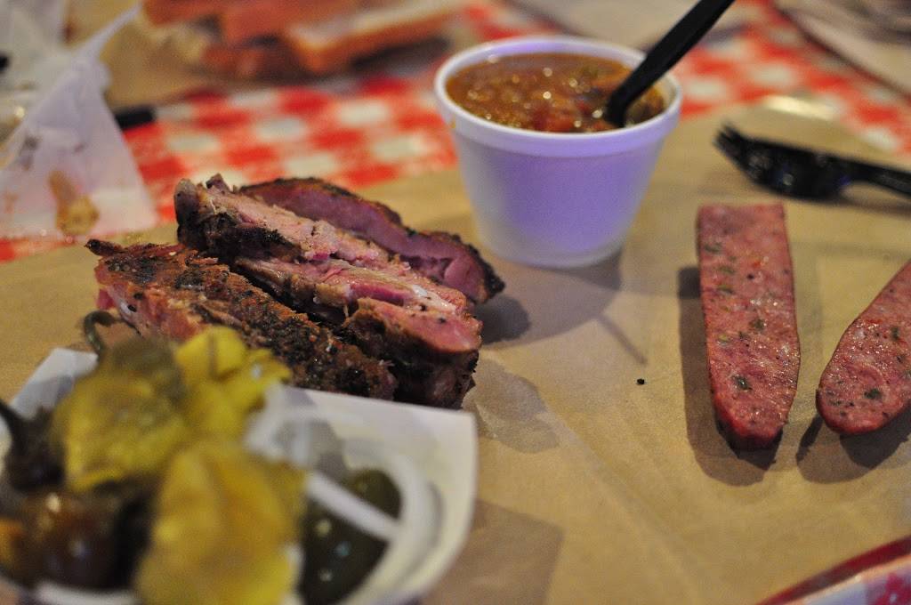 Rudys "Country Store" and Bar-B-Q | restaurant | 844 TX-337 Loop, New Braunfels, TX 78130, USA | 8306093337 OR +1 830-609-3337