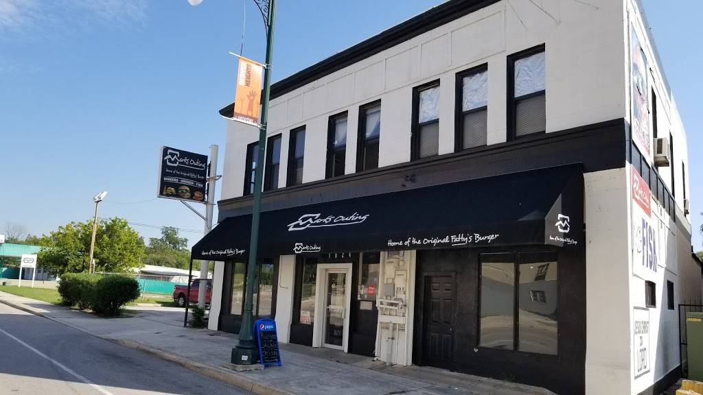 Marks Outing | restaurant | 1624 E Commerce St, San Antonio, TX 78205, USA | 2102998110 OR +1 210-299-8110