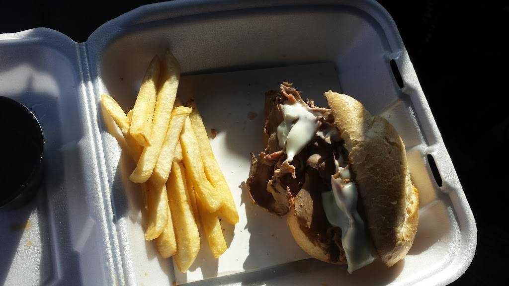 Logans Roadhouse | restaurant | 3299 W Shore Dr, Holland, MI 49424, USA | 6163999451 OR +1 616-399-9451