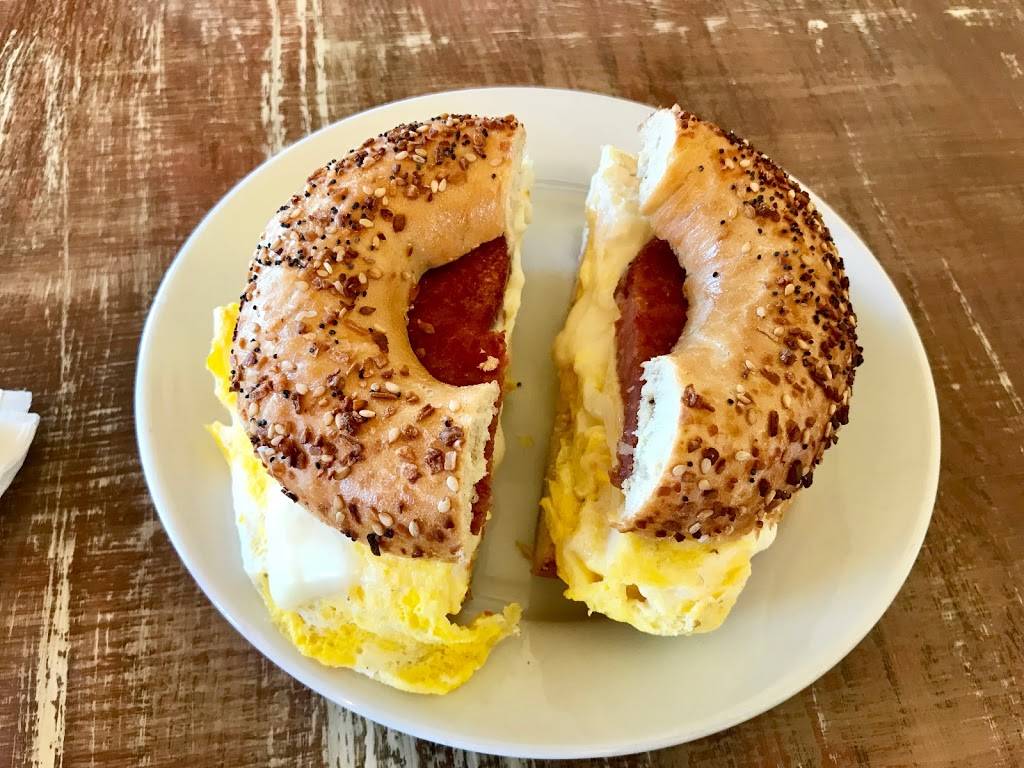 McKennas Kitchen & Market | restaurant | 1901 E Darby Rd, Havertown, PA 19083, USA | 6108532202 OR +1 610-853-2202