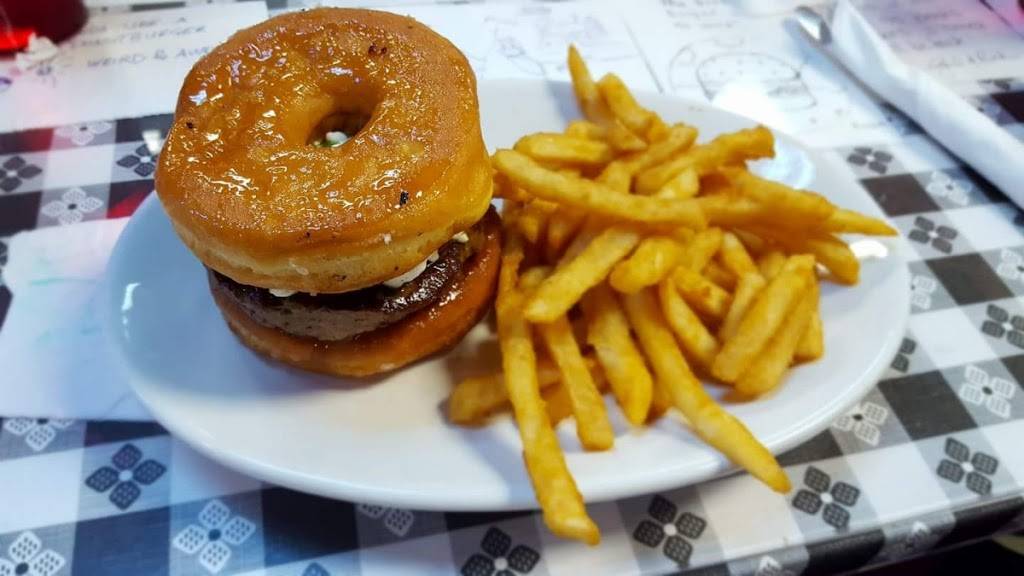 Brooks Gourmet Burgers & Dogs | restaurant | 330 9th St S, Naples, FL 34102, USA | 2392621127 OR +1 239-262-1127