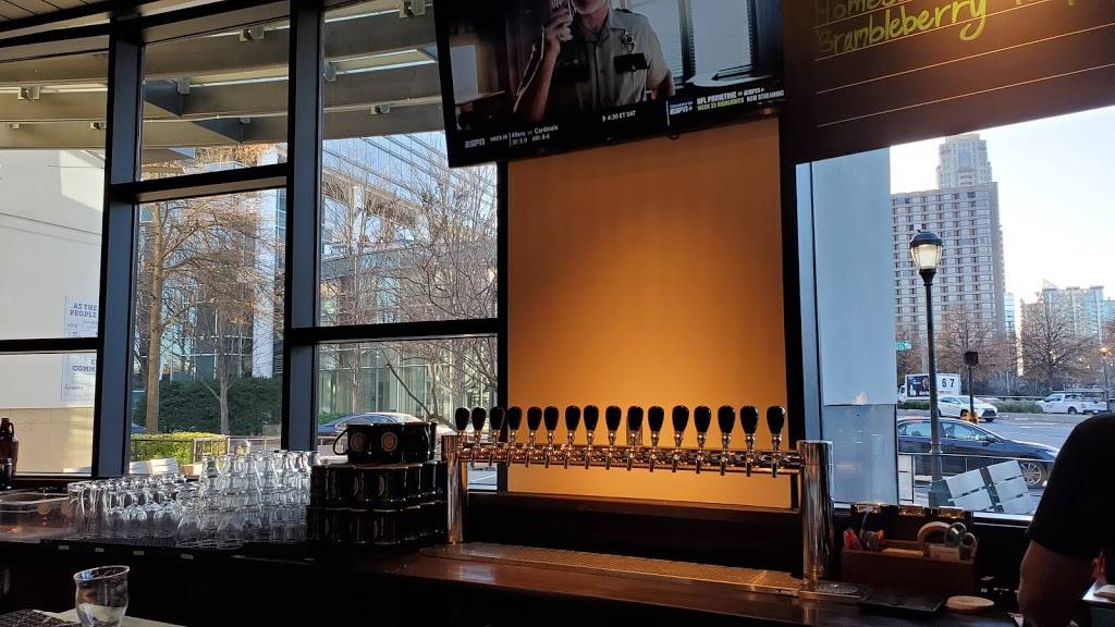 Iron Hill Brewery & Restaurant | restaurant | 3535 Peachtree Rd NE, Atlanta, GA 30326, USA | 4702256683 OR +1 470-225-6683