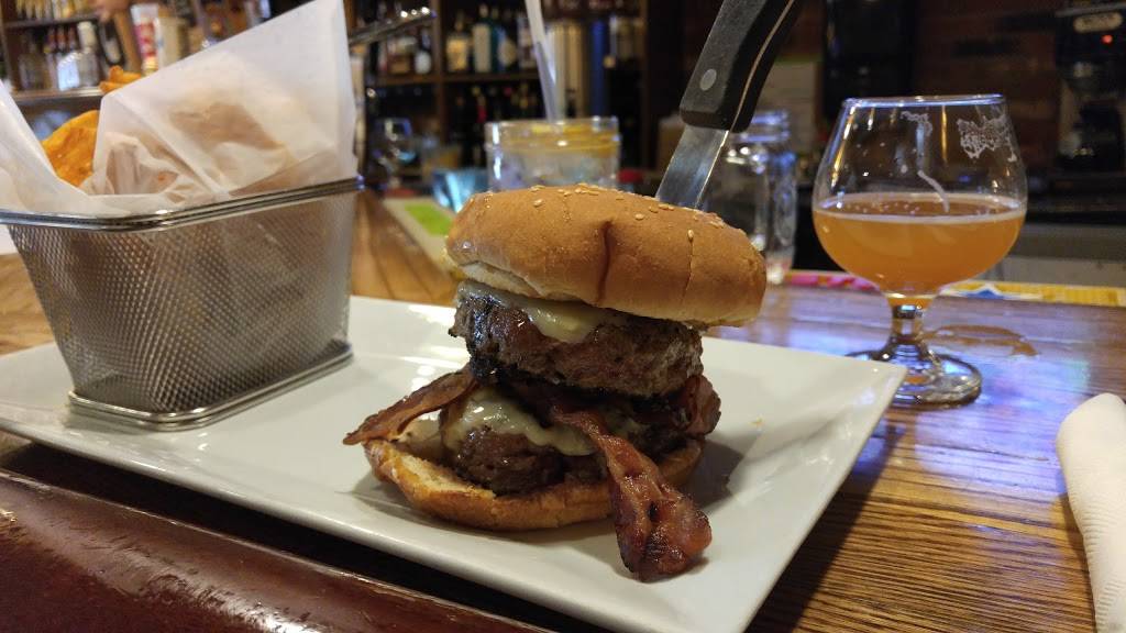 Coreys Catsup & Mustard | restaurant | 623 Main St, Manchester, CT 06040, USA | 8604327755 OR +1 860-432-7755