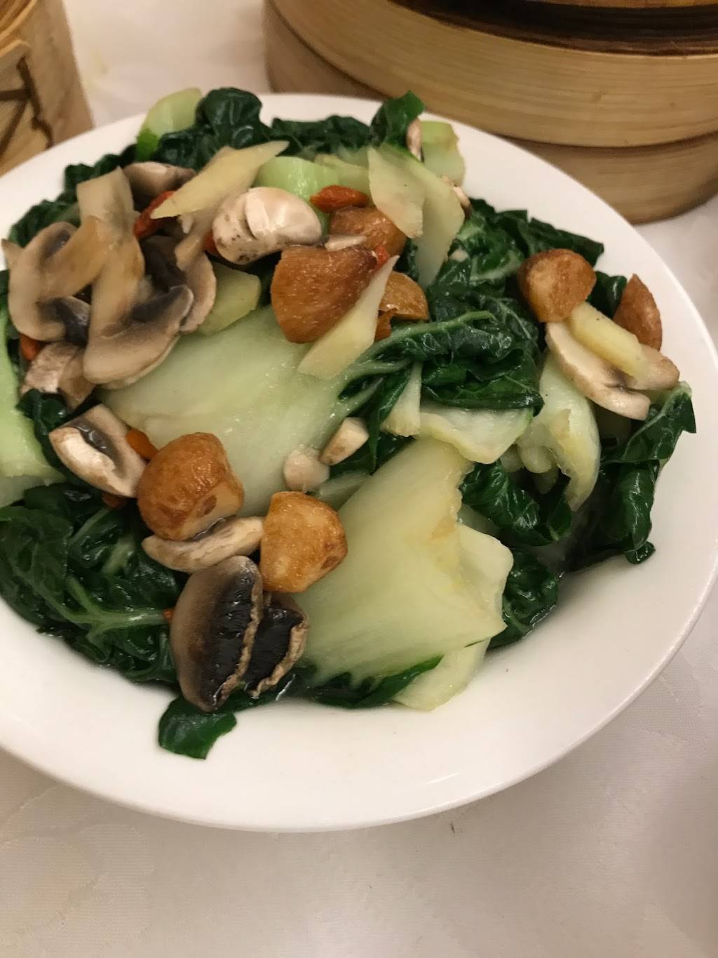 Pearl | restaurant | 2901 Bayview Ave, North York, ON M2K 1E6, Canada | 4162261233 OR +1 416-226-1233