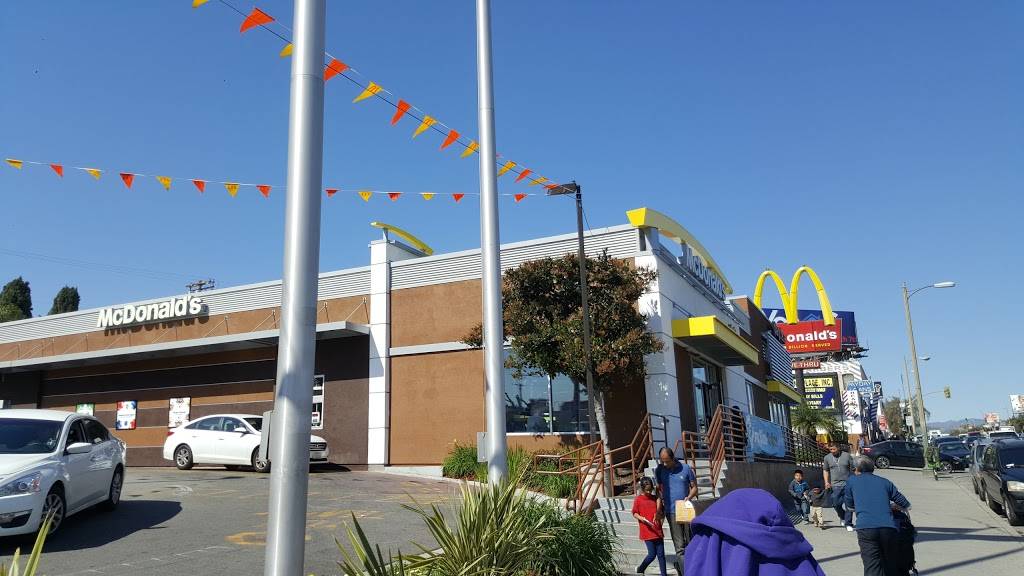 McDonalds | cafe | 341 S Vermont Ave, Los Angeles, CA 90020, USA | 2133836934 OR +1 213-383-6934