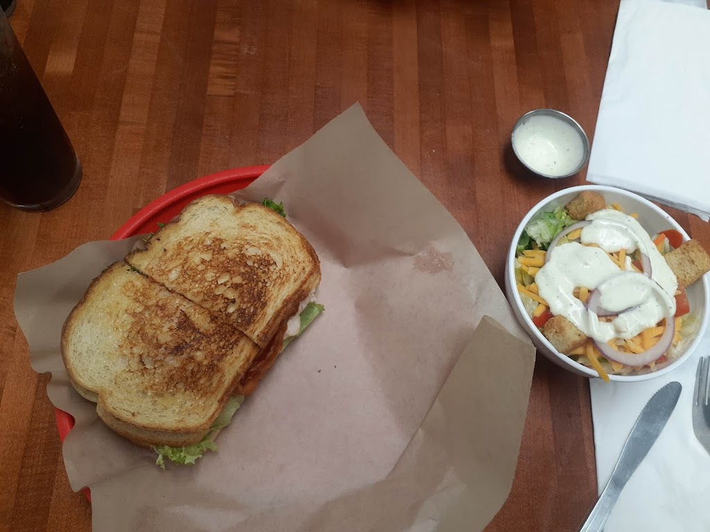 Critchfields Grill | restaurant | 1810 N Pine St, Lumberton, NC 28358, USA | 9105361818 OR +1 910-536-1818