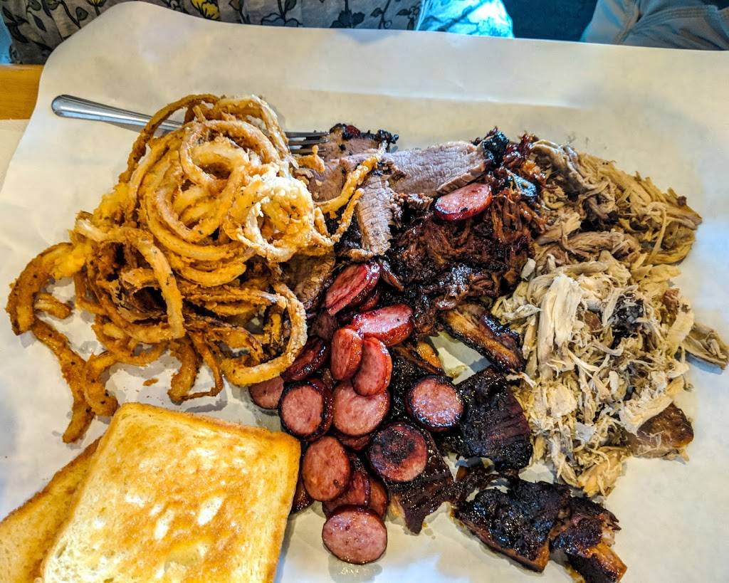 Joes Garage BBQ | restaurant | 703 Main St, Clay City, IN 47841, USA | 8129392271 OR +1 812-939-2271