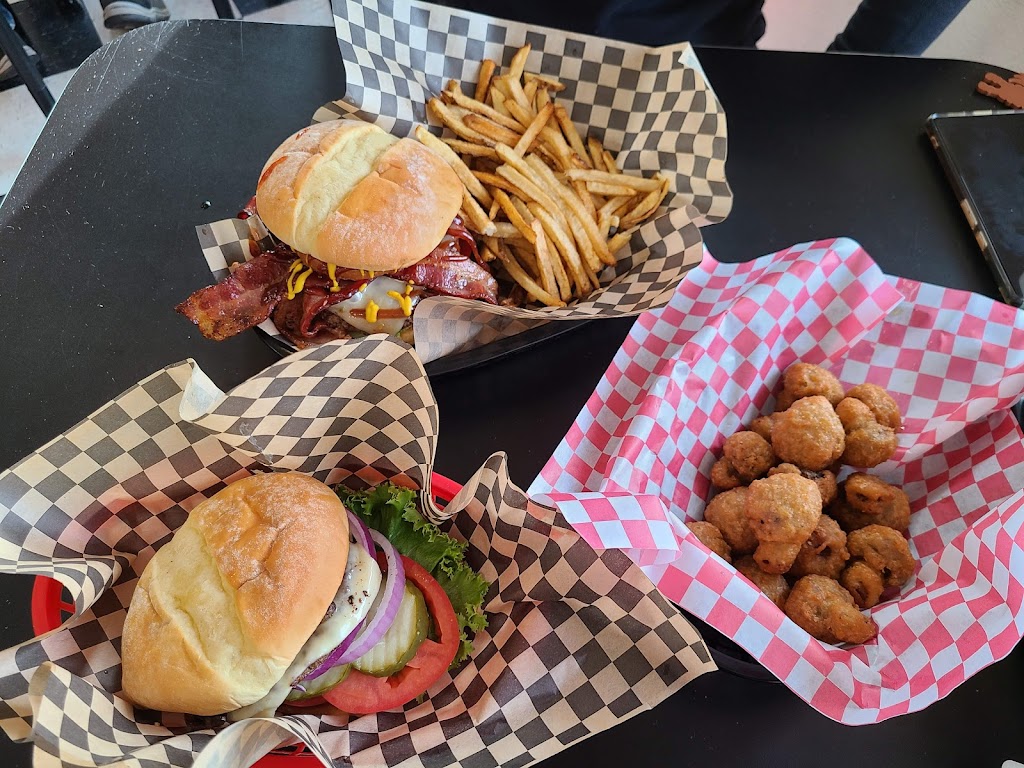 C C Diner & Ice Cream | restaurant | 1319 Northcrest Dr, Crescent City, CA 95531, USA | 7074655858 OR +1 707-465-5858