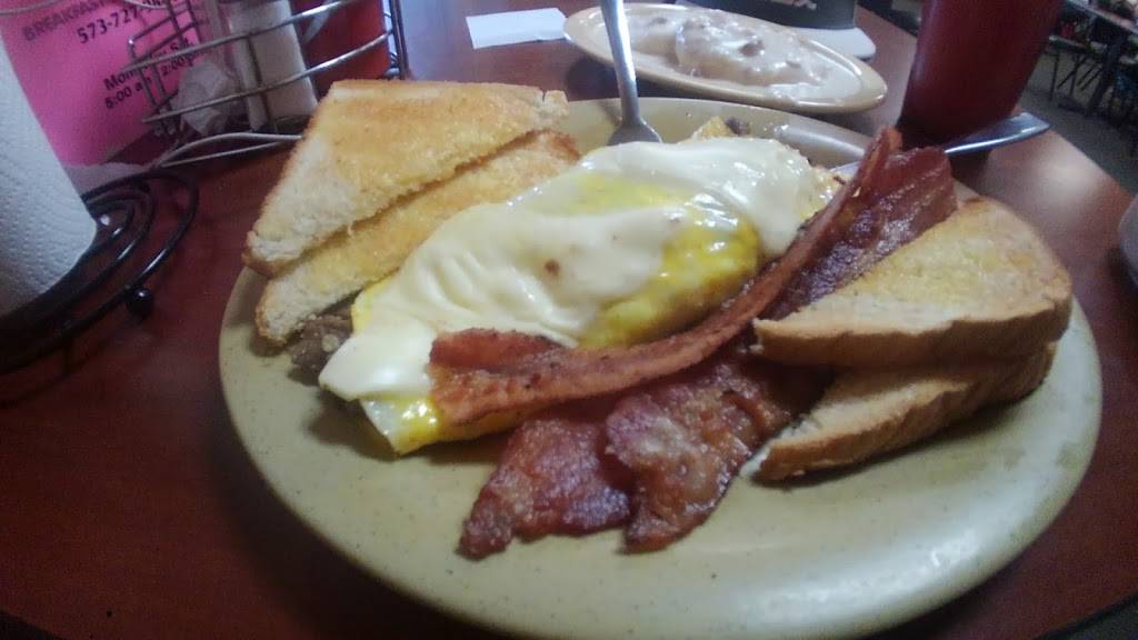 Earls Diner | restaurant | N F St, Poplar Bluff, MO 63901, USA | 5737279844 OR +1 573-727-9844