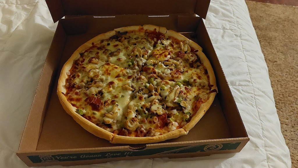 Gambinos Pizza | meal delivery | 1401 US-24, Wamego, KS 66547, USA | 7854567777 OR +1 785-456-7777