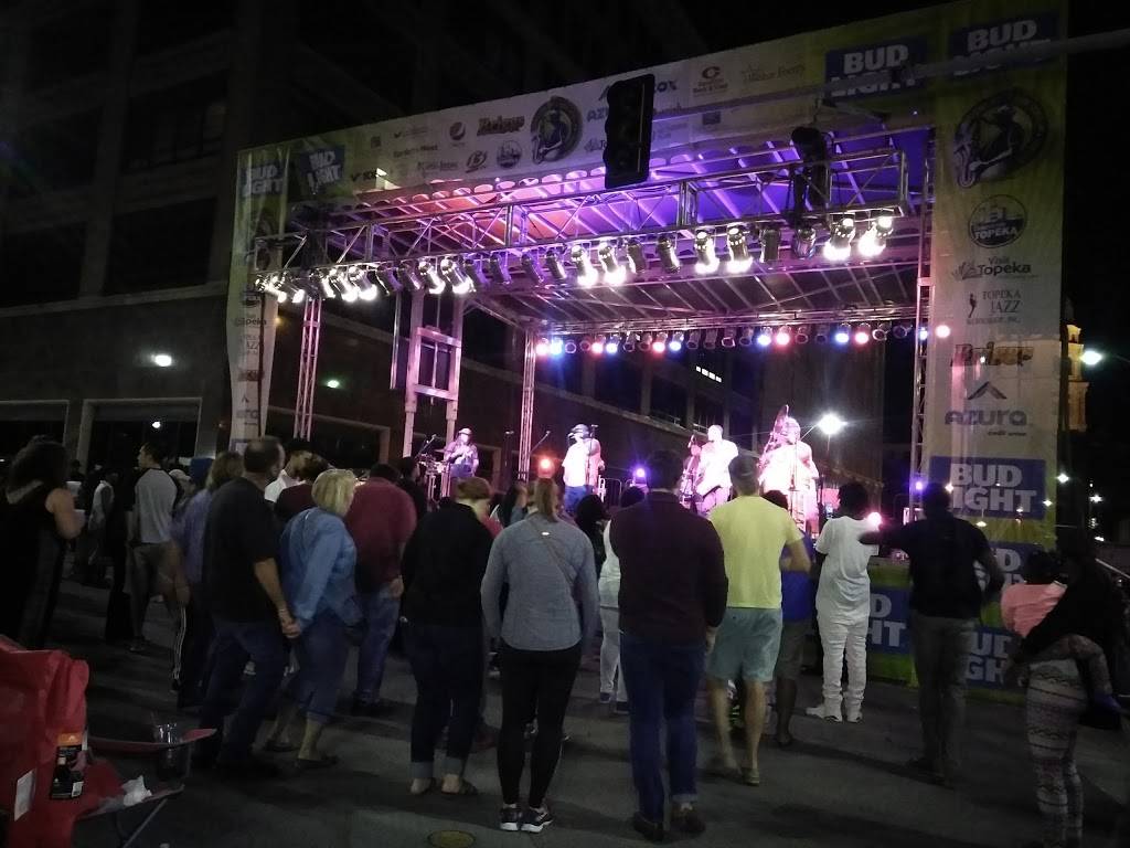 The Break Room | restaurant | 911 S Kansas Ave, Topeka, KS 66612, USA | 7852156633 OR +1 785-215-6633