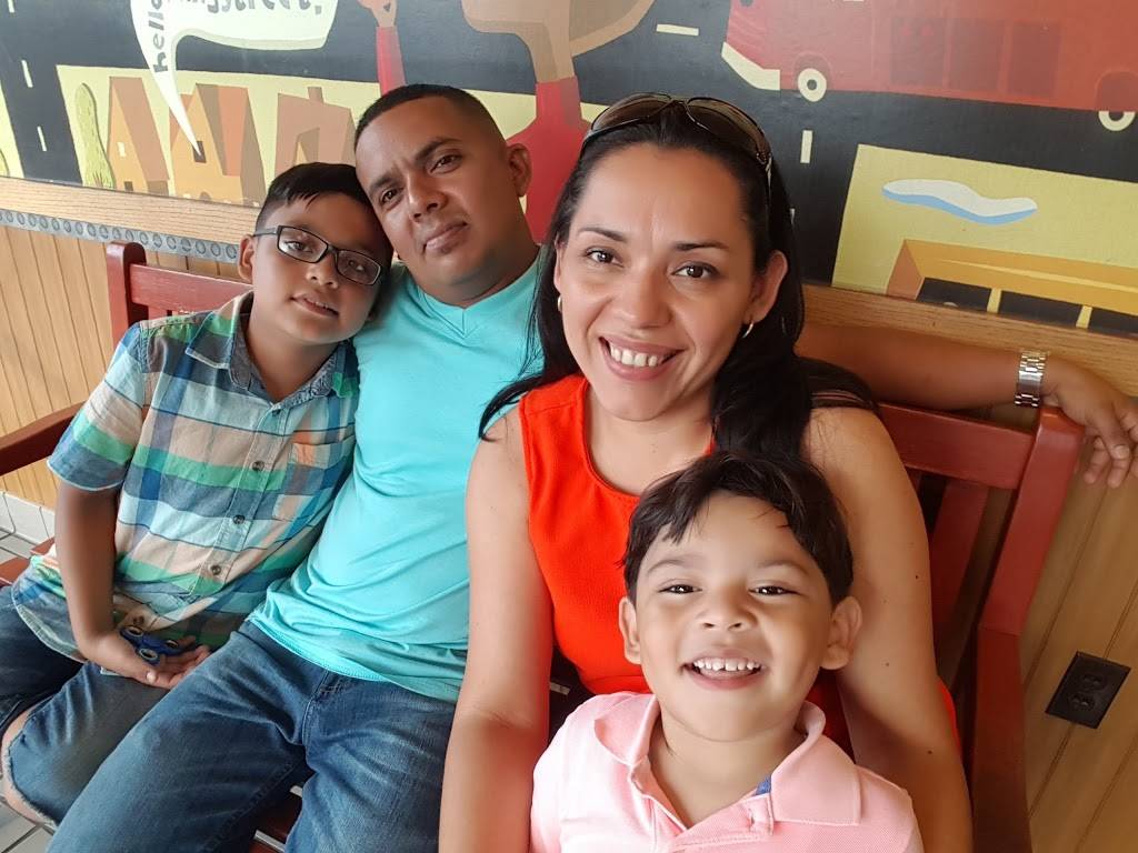 Pizza Hut | restaurant | 5058 Nicholson Ln Ste A, Rockville, MD 20852, USA | 3019846100 OR +1 301-984-6100