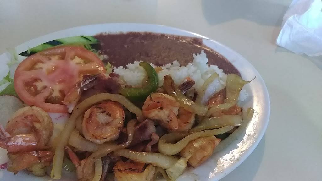 El Triunfo Restaurant | restaurant | 4450 E Charleston Blvd # 3, Las Vegas, NV 89104, USA | 7024534147 OR +1 702-453-4147