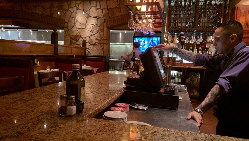 Romanos Macaroni Grill | restaurant | 2920 Tapo Canyon Rd, Simi Valley, CA 93063, USA | 8053061303 OR +1 805-306-1303