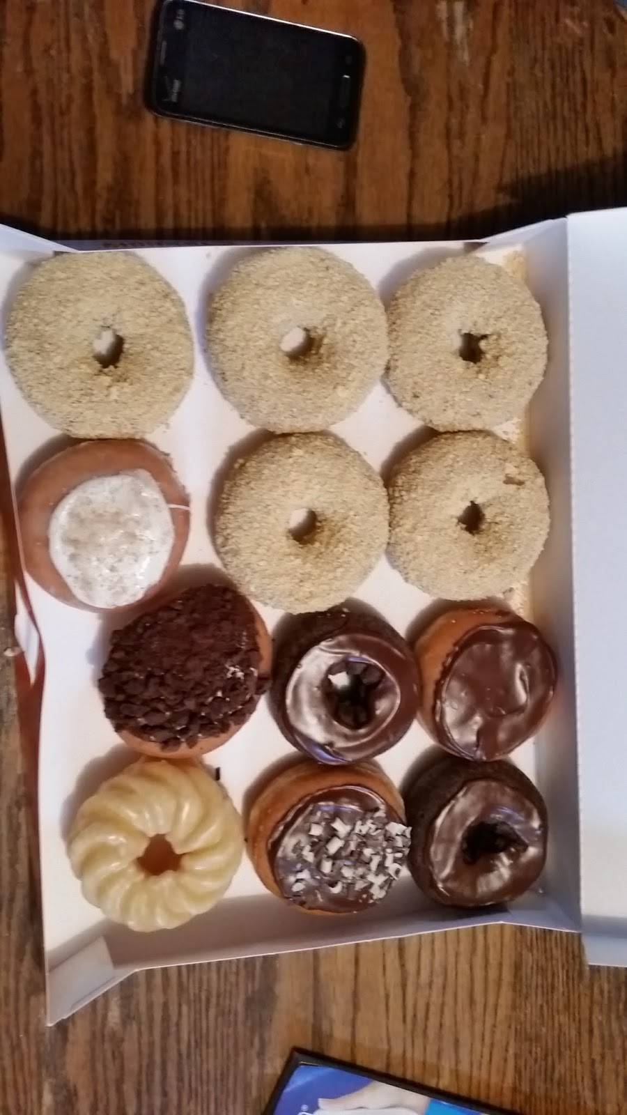 Dunkin | bakery | 1220 E 14th St, Des Moines, IA 50316, USA | 5152666782 OR +1 515-266-6782