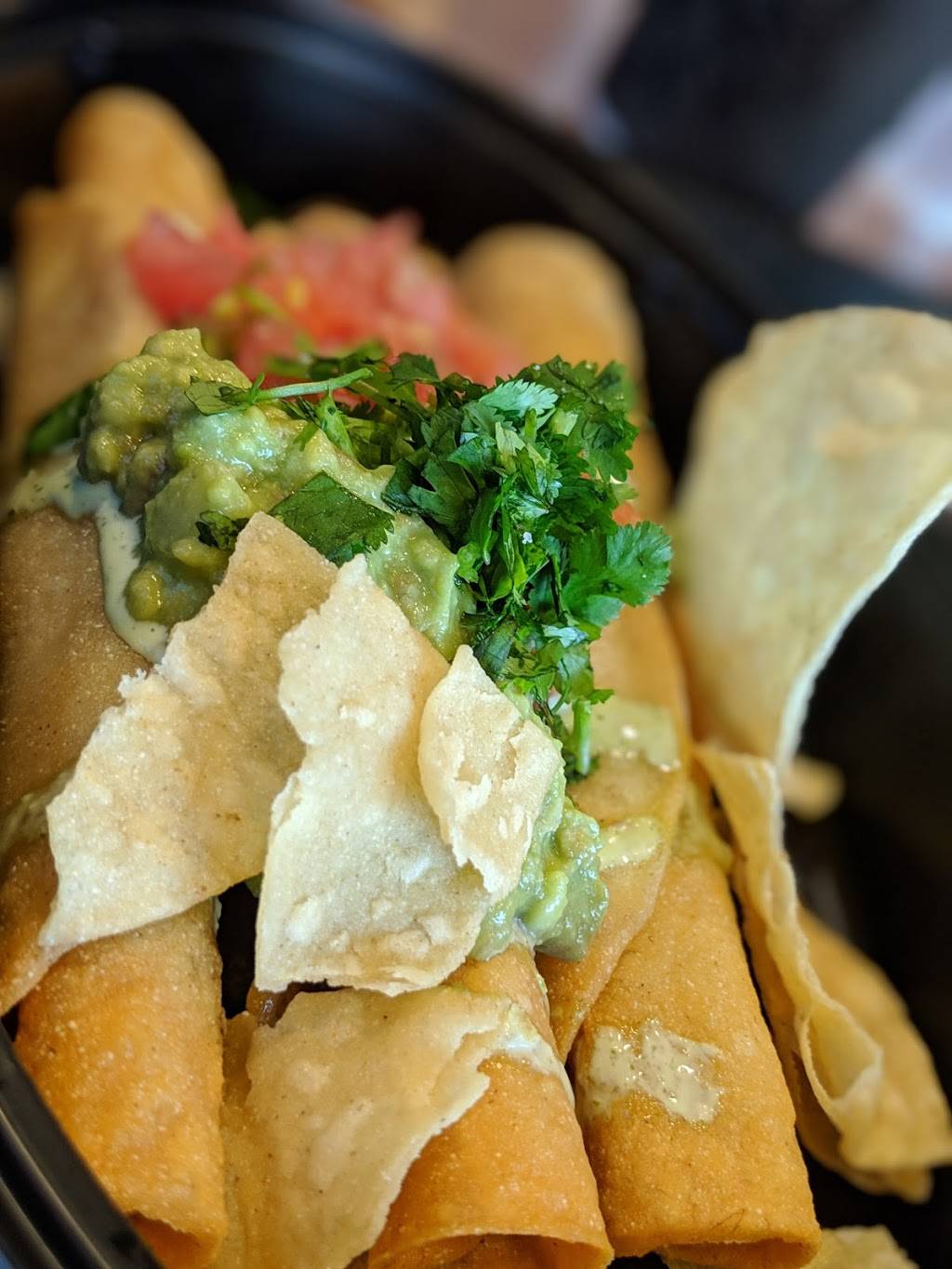 El Pollo Loco | restaurant | 399 N Las Posas Rd, Camarillo, CA 93010, USA | 8054824009 OR +1 805-482-4009