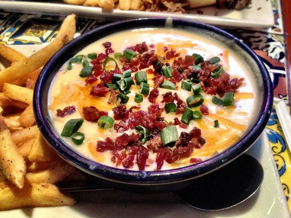 Chilis Grill & Bar | meal takeaway | 5435 W Touhy Ave, Skokie, IL 60077, USA | 8476791425 OR +1 847-679-1425