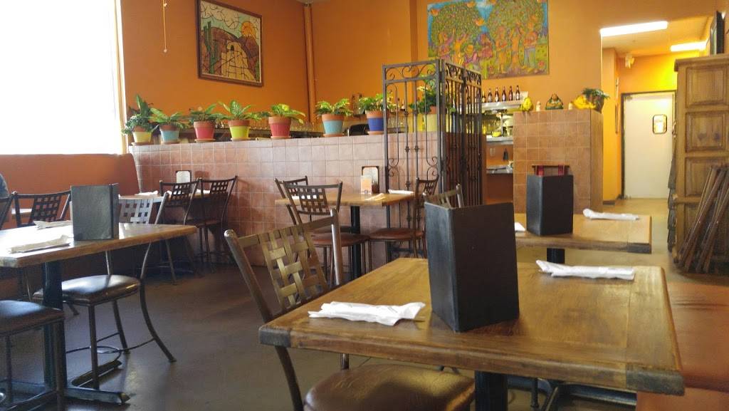 Frank & Finas Cocina | restaurant | 4175 S Grand Canyon Dr, Las Vegas, NV 89147, USA | 7025793017 OR +1 702-579-3017