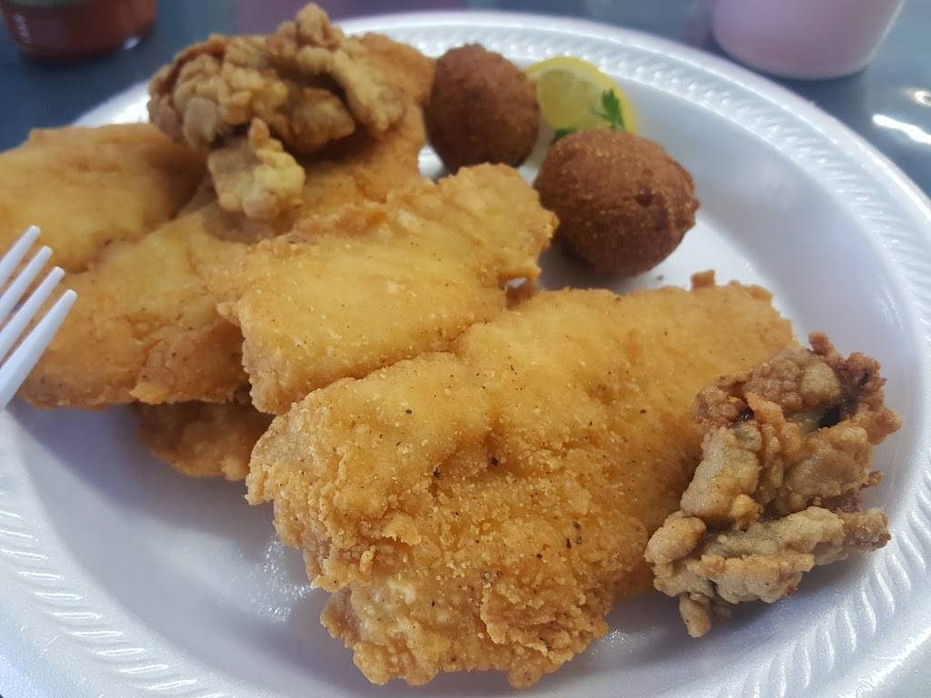 Bayseas Seafood Restaurant #25 | restaurant | 217 S WW White Rd, San Antonio, TX 78219, USA | 2102578996 OR +1 210-257-8996